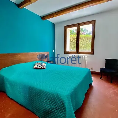 APPARTEMENT EN REZ DE JARDIN , 2 chambres à Hyères Appartement *