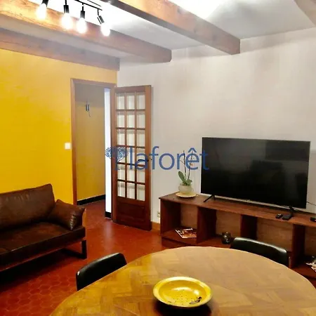 APPARTEMENT EN REZ DE JARDIN , 2 chambres à Hyères Appartement *