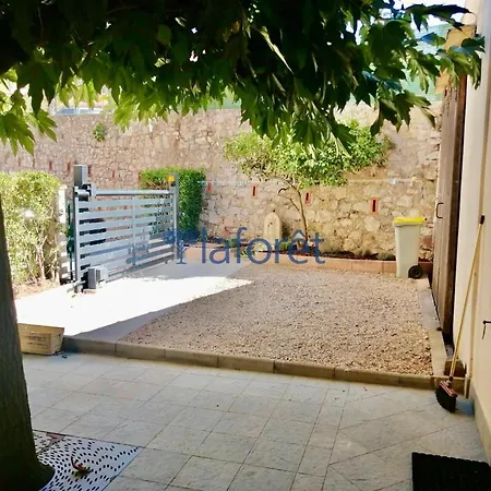 APPARTEMENT EN REZ DE JARDIN , 2 chambres à Hyères * Hyères